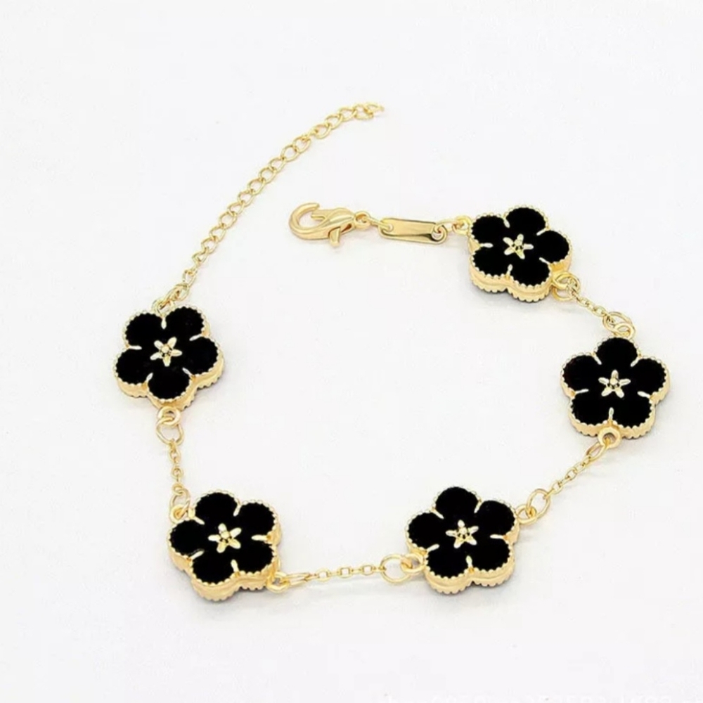 Flower Bracelet with gold chain